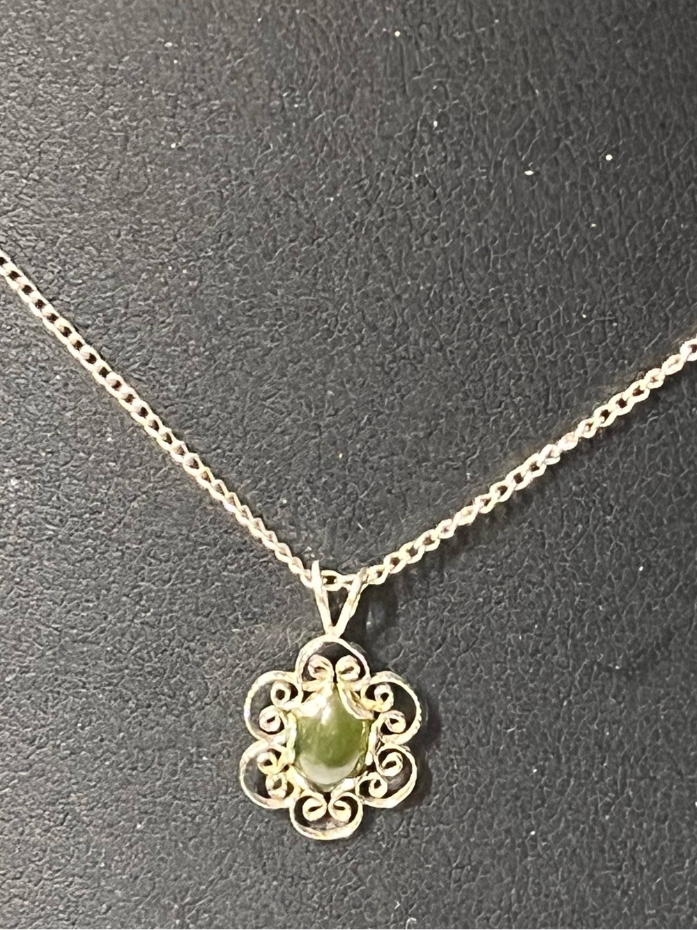 Vintage Sterling Silver Floral Filigree Necklace 
Green Stone. Feminine
Stamped - Picture 3 of 6
